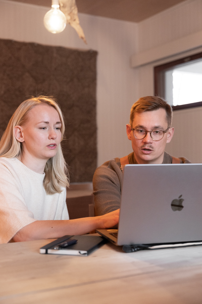 BGB-LinkedIn-mainontatiimi-Sofianna-Mikko